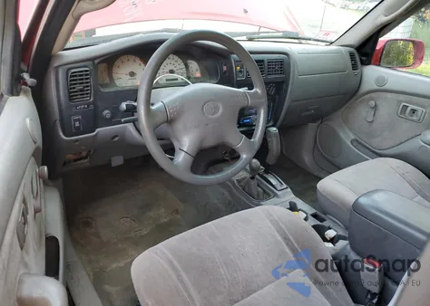 2001 Toyota Tacoma из США, поврежденный, VIN 5TEPM62N81Z732635